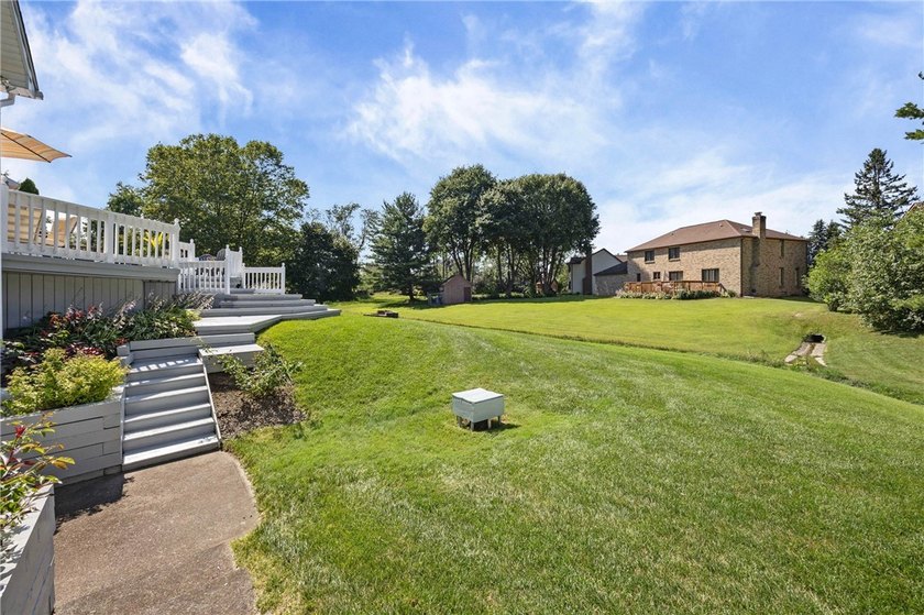 Welcome to this impeccably maintained 4-bedroom, 3.5-bath - photo 44