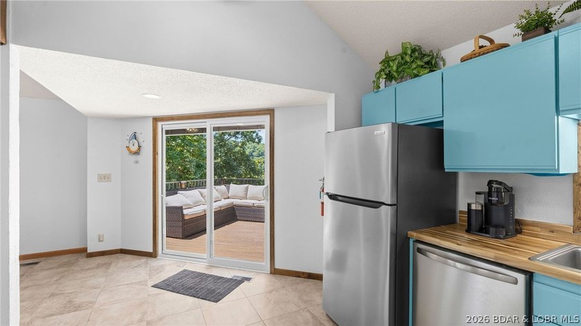 Welcome to this beautifully updated 3-bedroom, 2.5 bath - photo 45