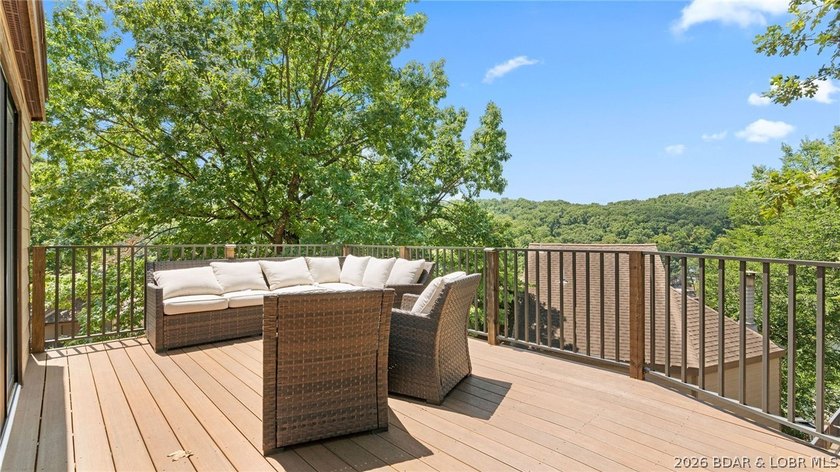 Welcome to this beautifully updated 3-bedroom, 2.5 bath - photo 49