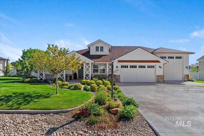Don't miss this 2018 Parade Home, built by Vantage Homes with - photo 4