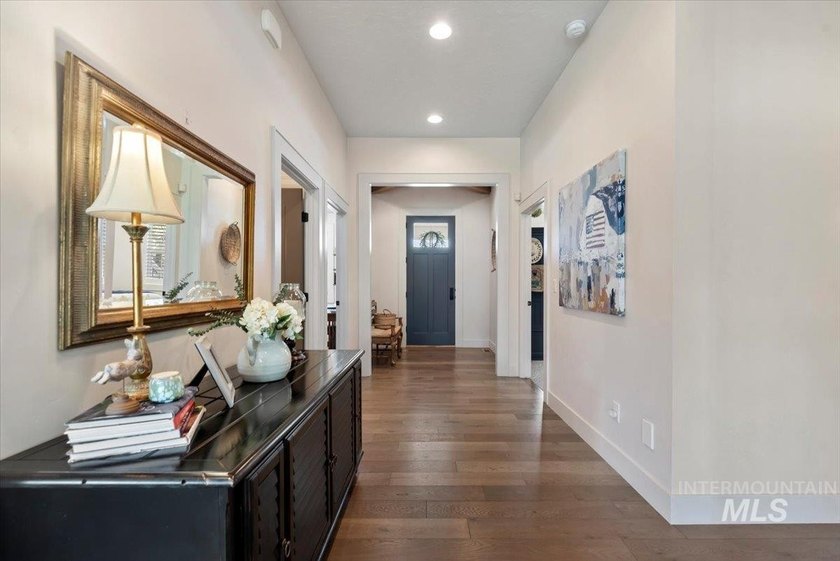 Don't miss this 2018 Parade Home, built by Vantage Homes with - photo 7