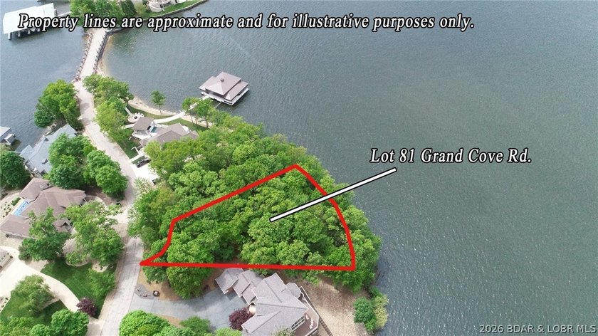 Discover the perfect setting for your dream lakefront estate in - photo 5
