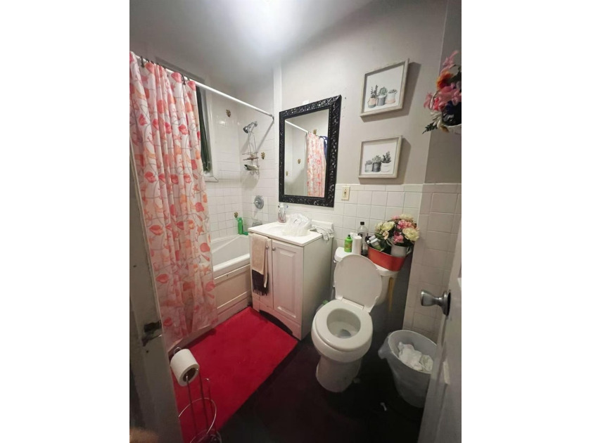 Excellent investment opportunity: Mixed-use building with one - photo 5