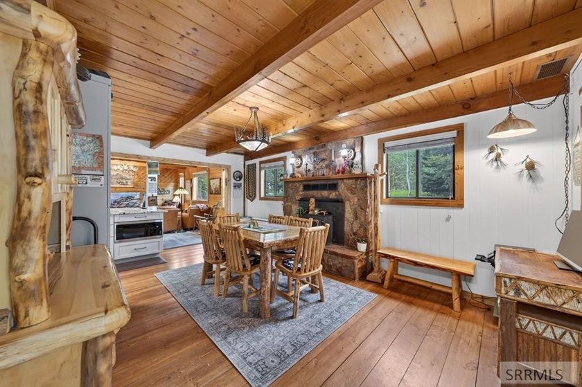 Welcome to 4072 Aspen Ridge, a well maintained mountain retreat - photo 2