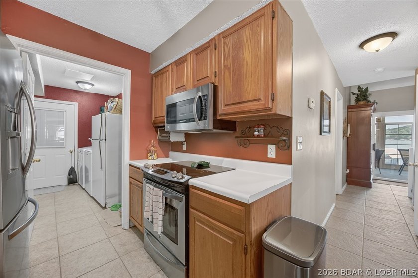 Lakefront living is easy in this 4 bedroom, 2.5 bath home - photo 9
