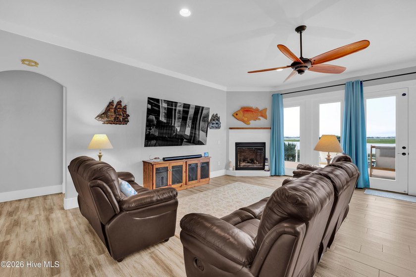 Enjoy a true waterfront boating lifestyle in this exceptional - photo 2