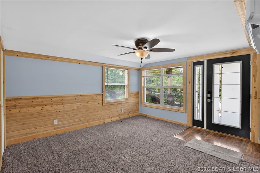 Charming 3-bedroom, 2-bath home located near the Lake of the - photo 10