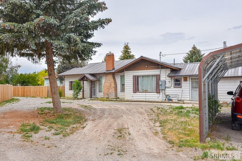 Rare investment opportunity in Arco, Idaho, just 10 minutes from - photo 2