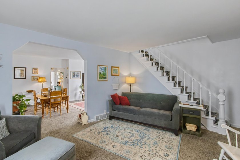 Cute, Cozy and full of charm! This 2-bedroom, 1.5 -bath home - photo 11