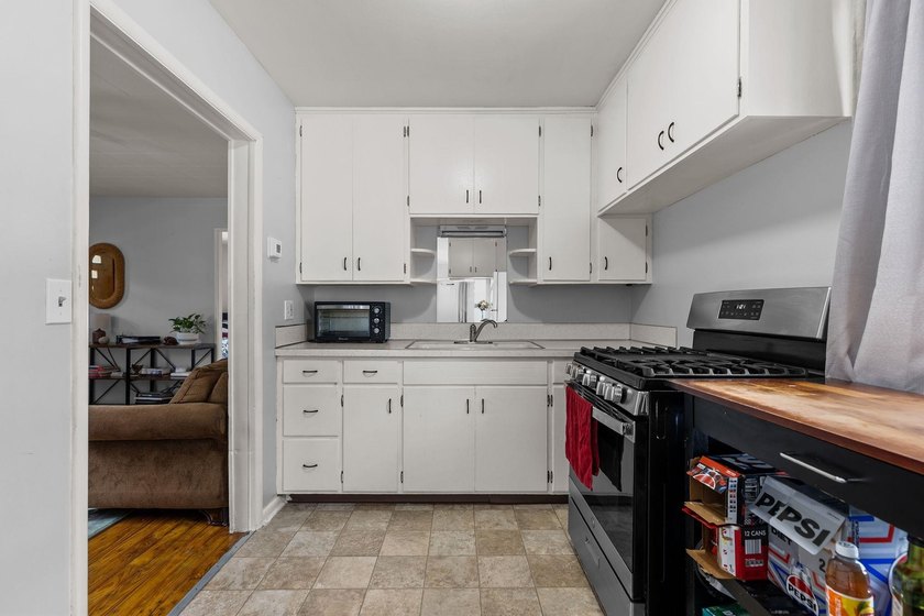 Located in a highly desirable Little Chute location and priced - photo 12