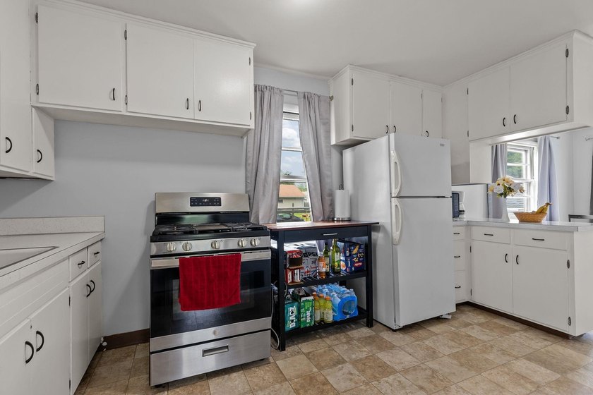 Located in a highly desirable Little Chute location and priced - photo 13