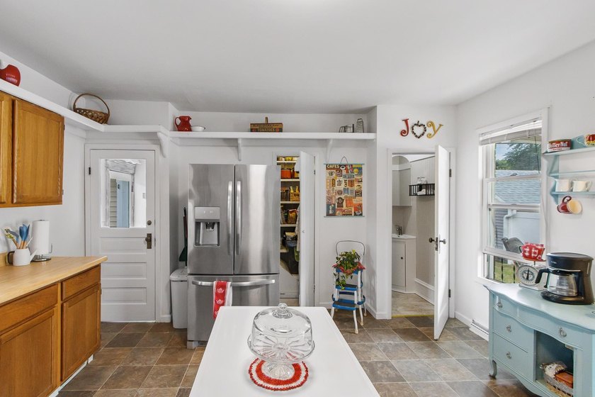Cute, Cozy and full of charm! This 2-bedroom, 1.5 -bath home - photo 17