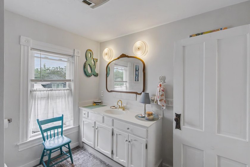 Cute, Cozy and full of charm! This 2-bedroom, 1.5 -bath home - photo 21