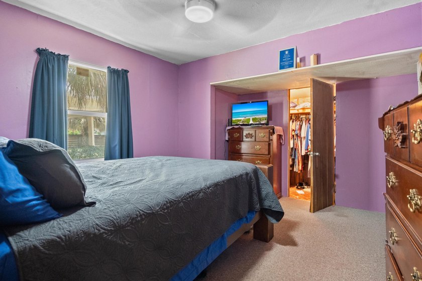 This 3-bedroom, 1-bathroom single-family home provides a - photo 16