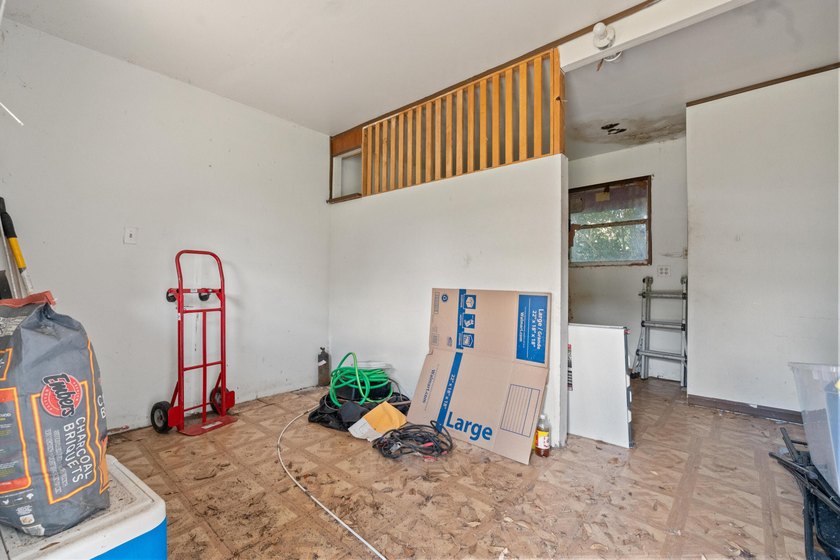 This 3-bedroom, 1-bathroom single-family home provides a - photo 17