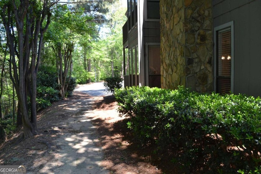 Gorgeous, professionally renovated Woodridge condo located in - photo 19