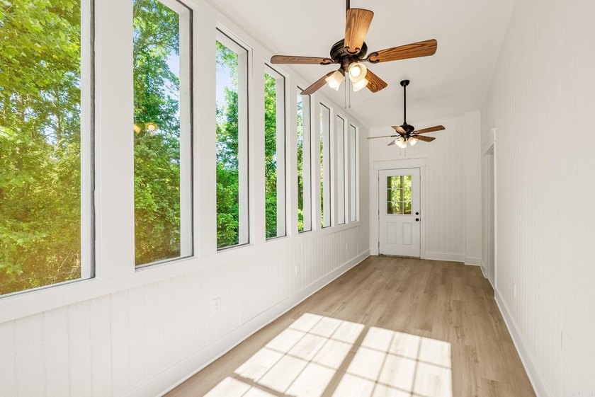 MOTIVATED SELLERS! Fully renovated home in the heart of Clinton - photo 29