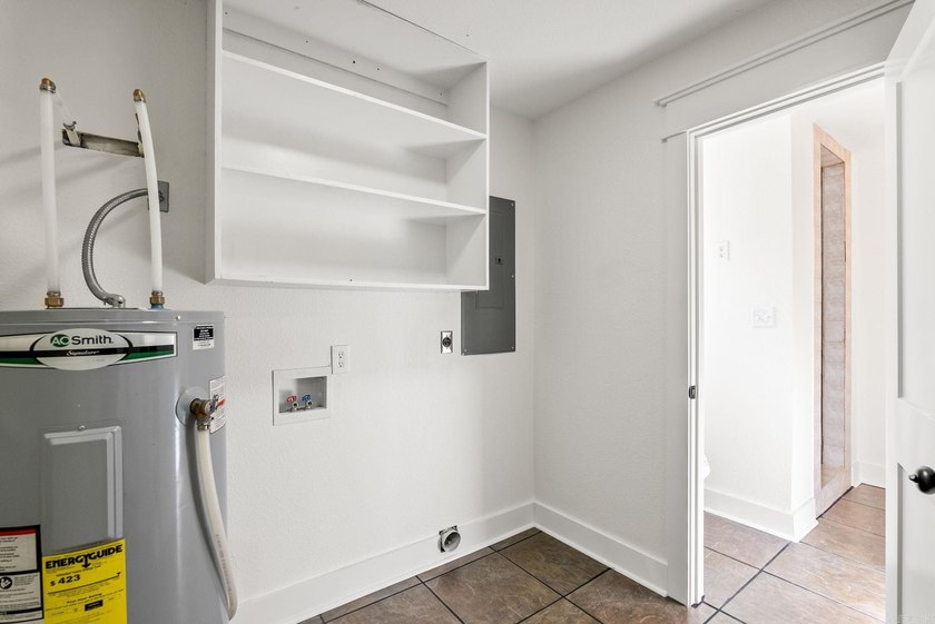 MOTIVATED SELLERS! Fully renovated home in the heart of Clinton - photo 36