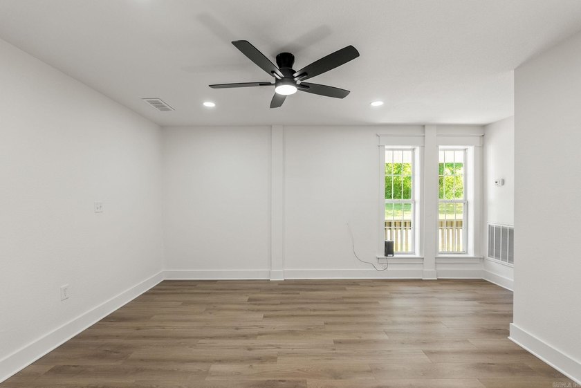 MOTIVATED SELLERS! Fully renovated home in the heart of Clinton - photo 39