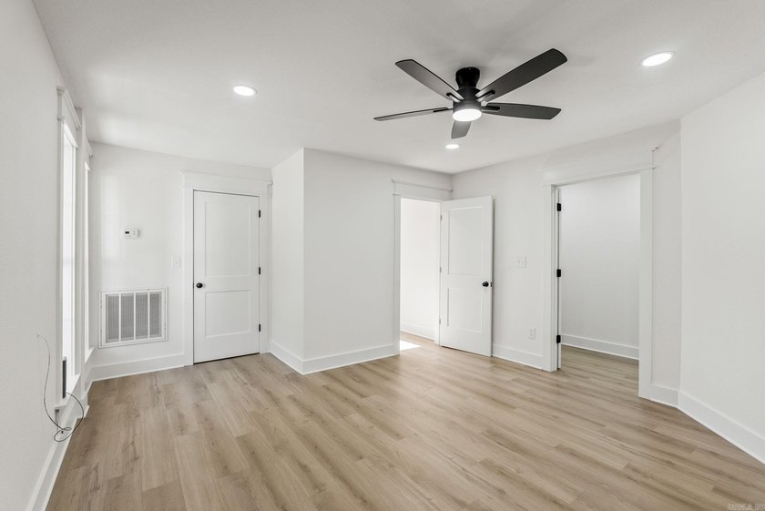 MOTIVATED SELLERS! Fully renovated home in the heart of Clinton - photo 40