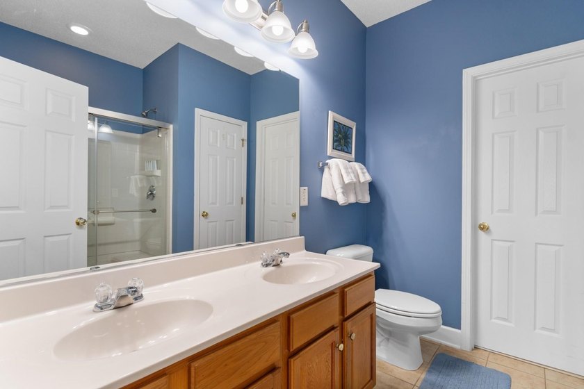 This beautifully maintained 3-bedroom, 2.5-bath condo in the - photo 15