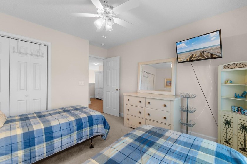 This beautifully maintained 3-bedroom, 2.5-bath condo in the - photo 22