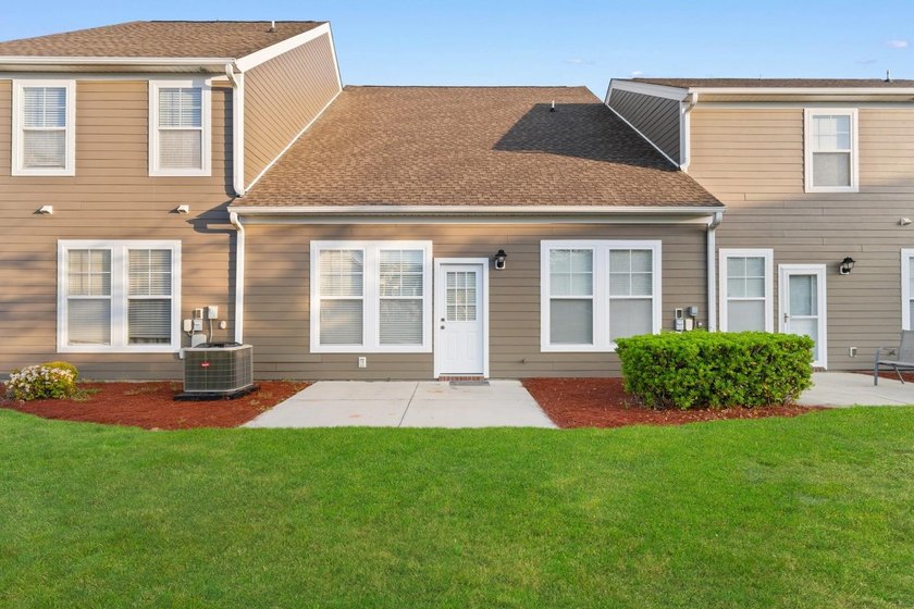 This beautifully maintained 3-bedroom, 2.5-bath condo in the - photo 28