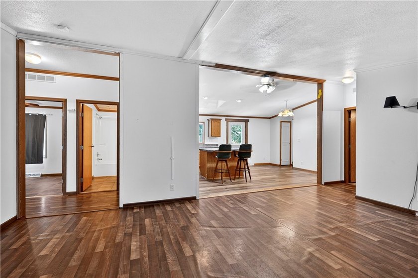 Welcome to an exceptional investment opportunity in the heart of - photo 33