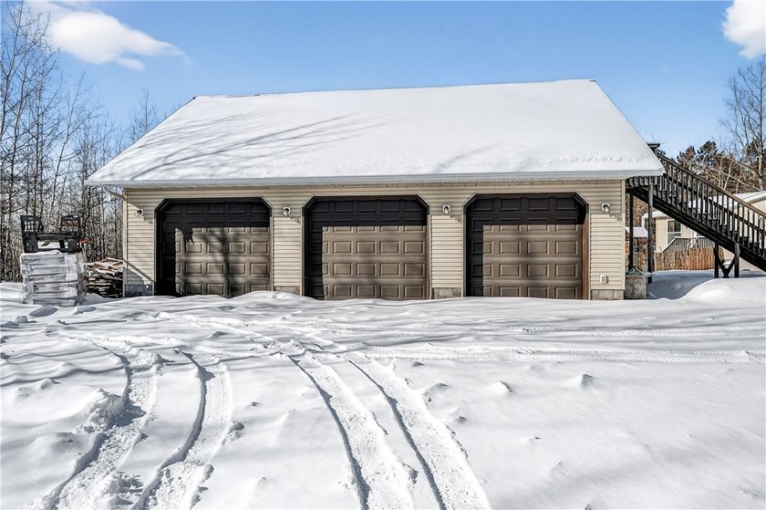 Welcome to an exceptional investment opportunity in the heart of - photo 40
