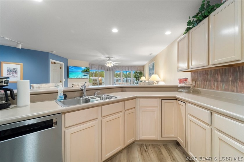 Walk-in level lakefront living in sought-after Bristol Bay! This - photo 9