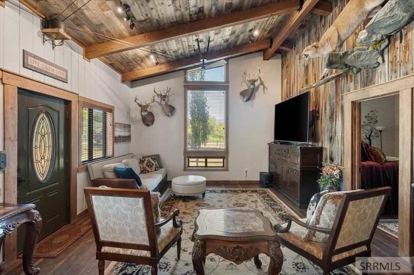 Welcome to where country living meets convenience! Nestled on 1 - photo 7