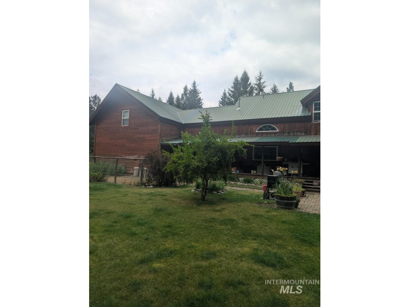 Don't miss this unique opportunity in Athol! Situated on 10 - photo 3
