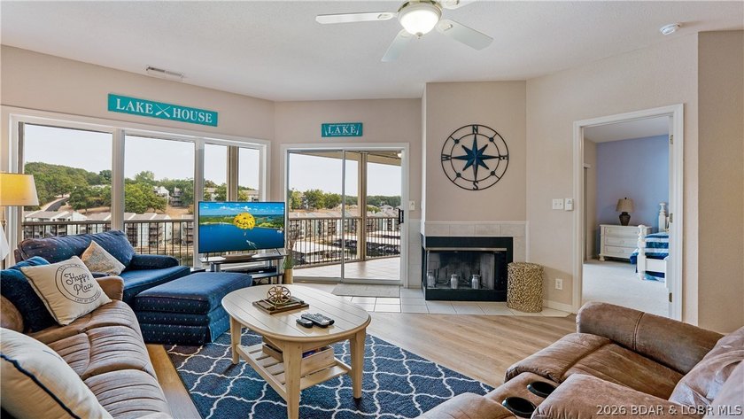 Discover lake living at its best with this beautifully updated 3 - photo 2