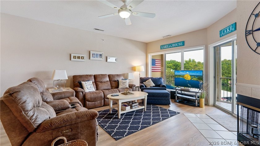 Discover lake living at its best with this beautifully updated 3 - photo 3
