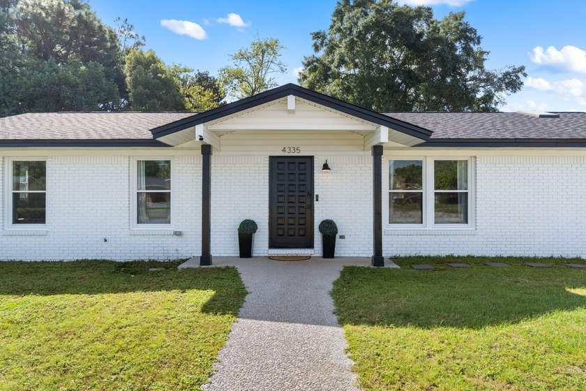Back on market AT NO FAULT OF THE SELLER! Completely remodeled - photo 4