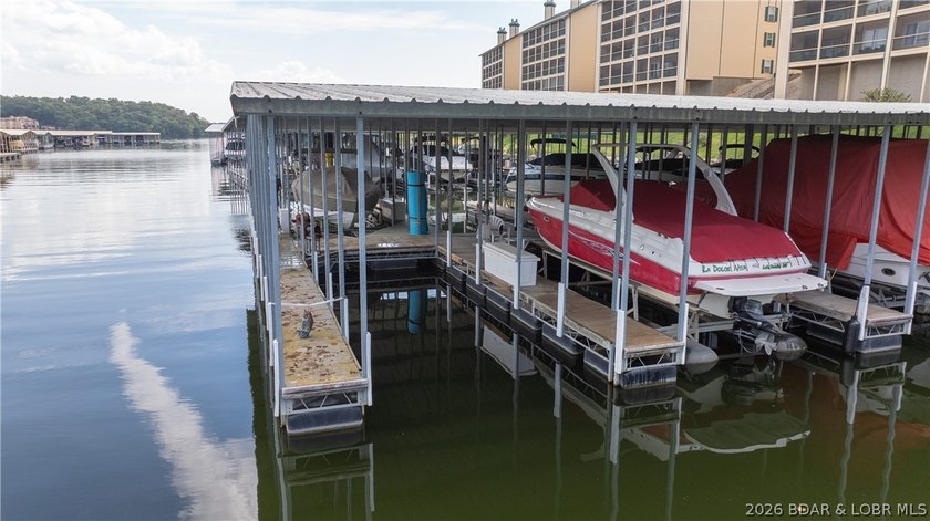 Discover lake living at its best with this beautifully updated 3 - photo 6