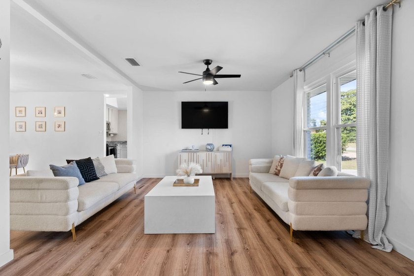 Back on market AT NO FAULT OF THE SELLER! Completely remodeled - photo 6
