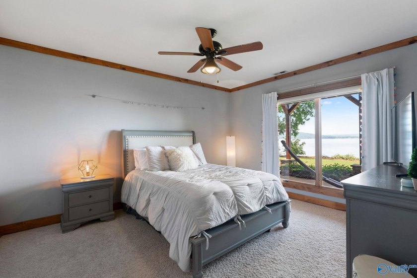 Experience lake living in sought-after Big Nose Estates on Weiss - photo 36