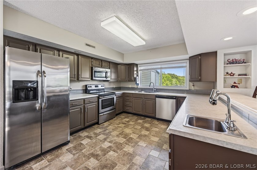 This is it-everything you've been looking for! Open-Floor Plan - photo 5