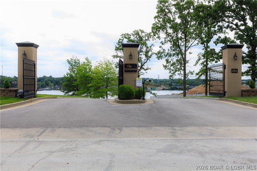 Experience effortless lakefront living in this beautifully - photo 6