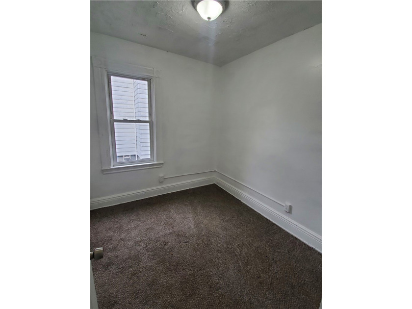 Welcome to 23 Wolff St - a charming and versatile home offering - photo 11