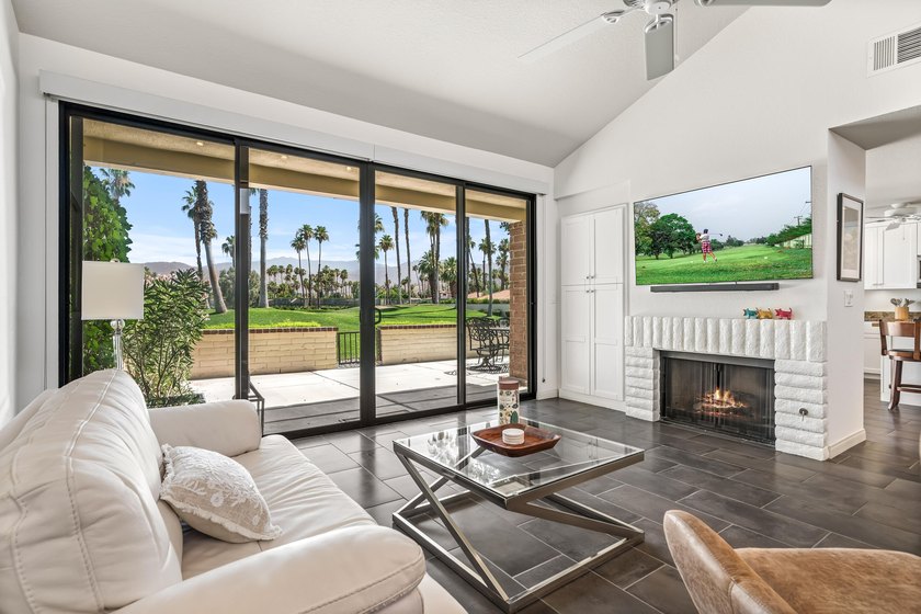 SPECTACULAR SOUTH FACING FAIRWAY AND MOUNTAIN VIEWS! Enjoy this - photo 11