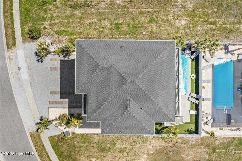 Welcome to **Sun Kissed**, a beautifully furnished 5-bedroom - photo 9