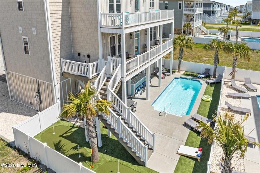 Welcome to **Sun Kissed**, a beautifully furnished 5-bedroom - photo 10