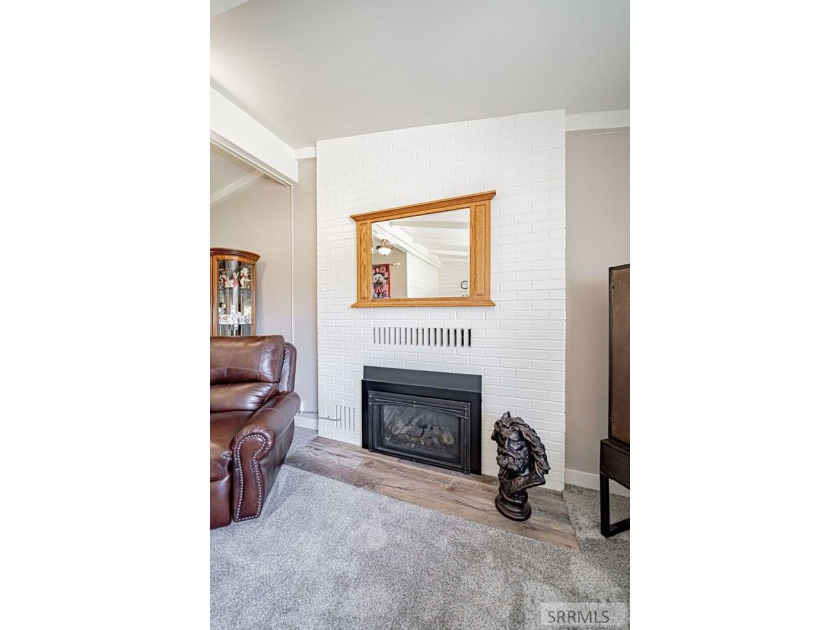 Once a licensed assisted-living home, this one-of-a-kind 4,292 - photo 7