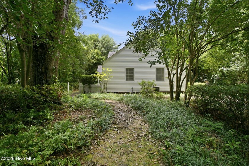 Positioned in the heart of Wilmington, this charming - photo 31