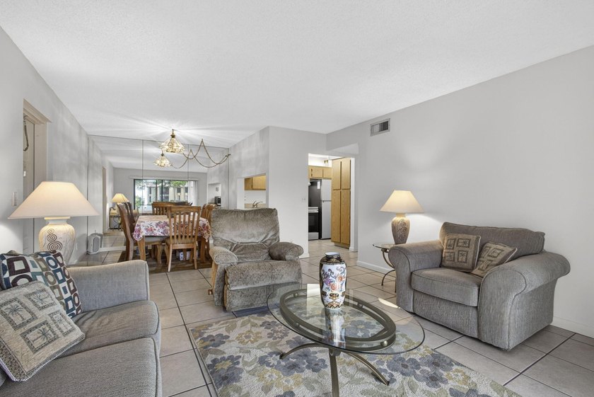 Enjoy peaceful lake views from this condo w/ living/dining room - photo 22