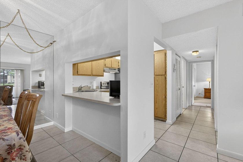 Enjoy peaceful lake views from this condo w/ living/dining room - photo 31