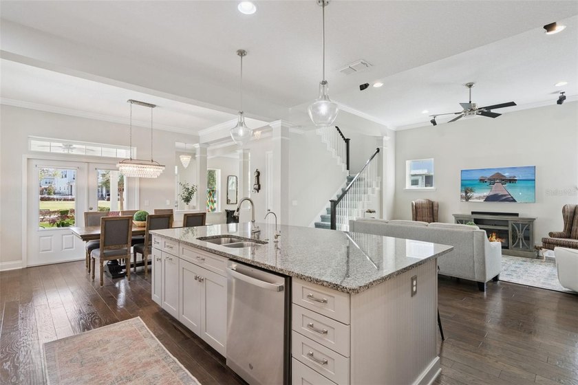 Under contract-accepting backup offers. Perfectly positioned - photo 32