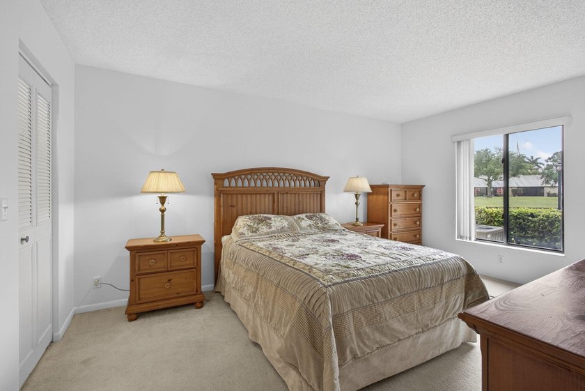 Enjoy peaceful lake views from this condo w/ living/dining room - photo 36